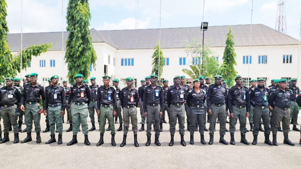 police-1-1424x802