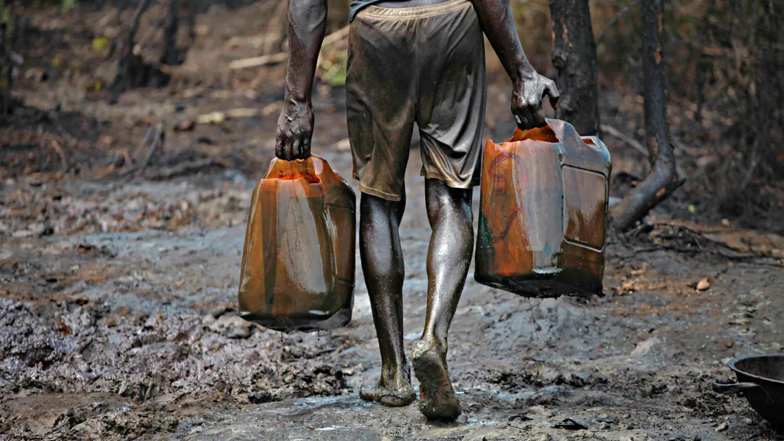 crude-oil-theft-in-Nigeria (1)
