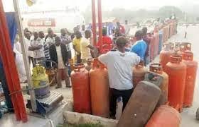 FG Forms Committee To Address Gas Shortage Crisis