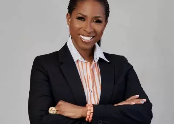 Dupe Olusola Wins Guardian Wonder Women Award