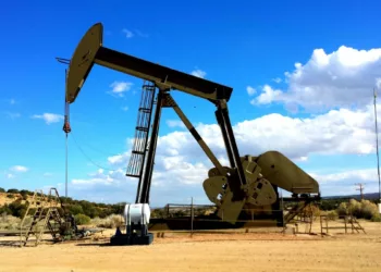 Oil Giants Implement Cost-Efficiency Measures for Project Efficiency