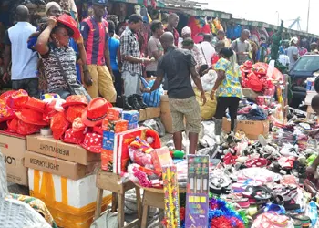 Bleak Christmas Beckons As… Poor Nigerians Grapple With High Food Prices