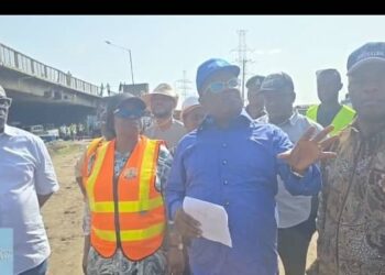 Umahi Embarks Demolition Of Warehouses, Shops Under Lagos Iddo Bridge
