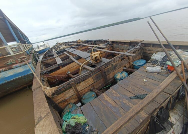 Oil thieves,Police